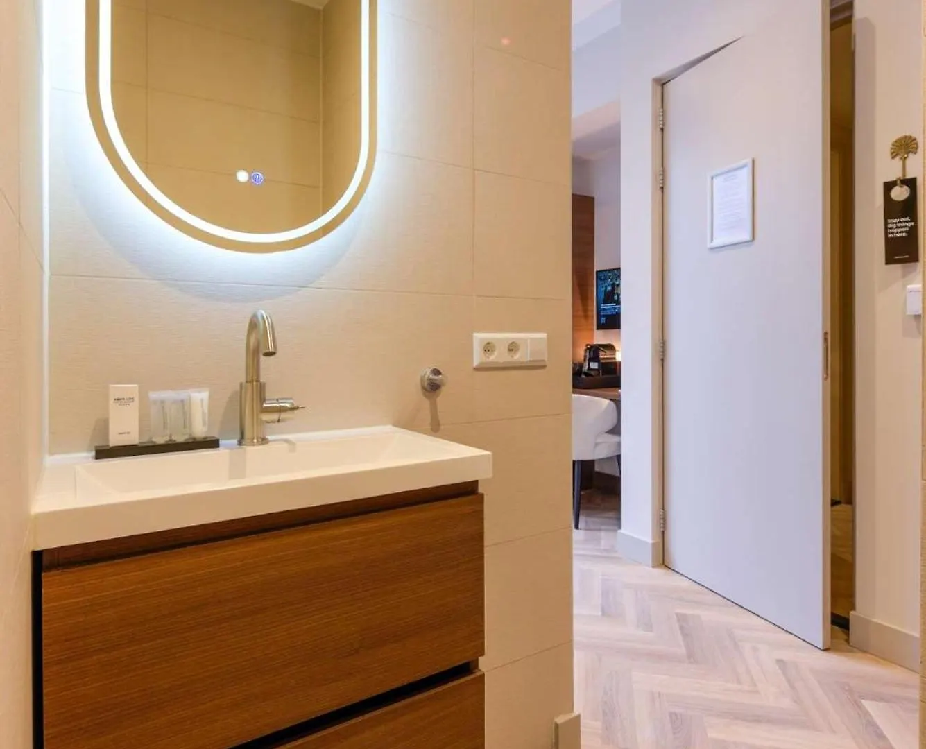Room With Single Beds And Balcony La Haye